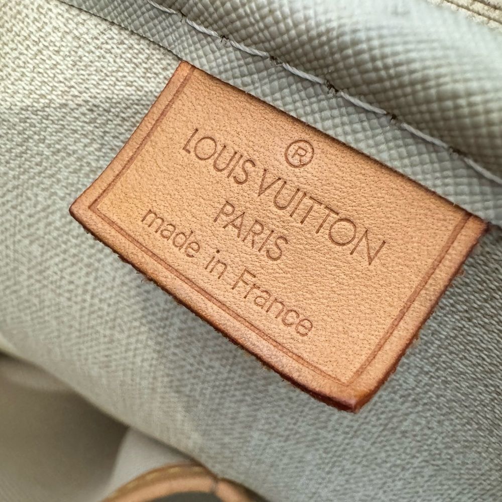 Louis Vuitton Monogram Deauville Bag - Picture 5 of 11